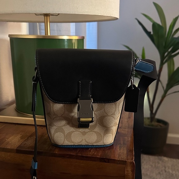 Coach Tan and Blue Shoulder Bag - Picture 1 of 4